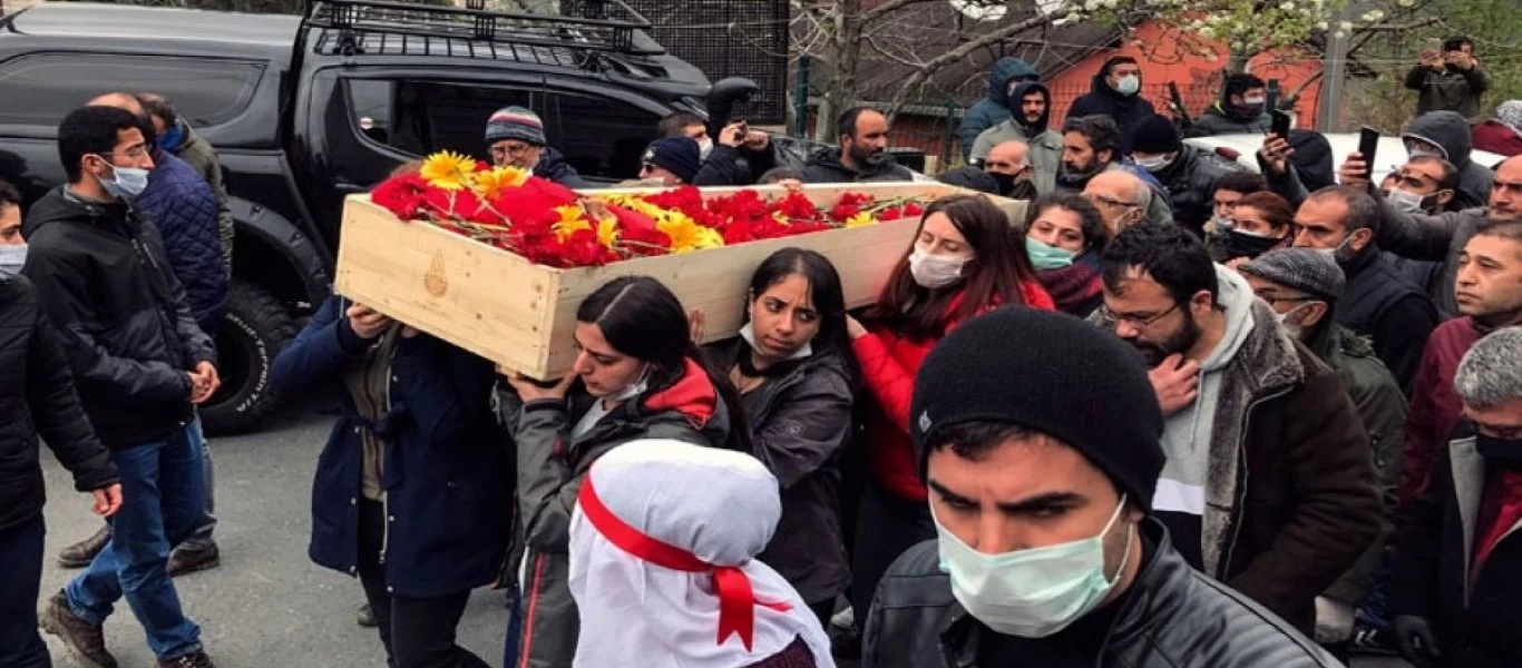 Τουρκία: Χρήση χημικών από την αστυνομία στην κηδεία της Χελίν Μπολέκ